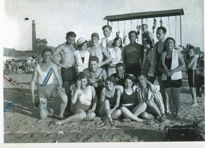 Csoportkép egy strandon